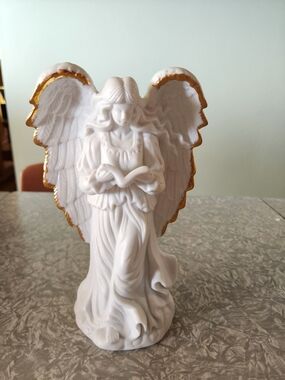Source Unknown White and Gold Angel Figurine